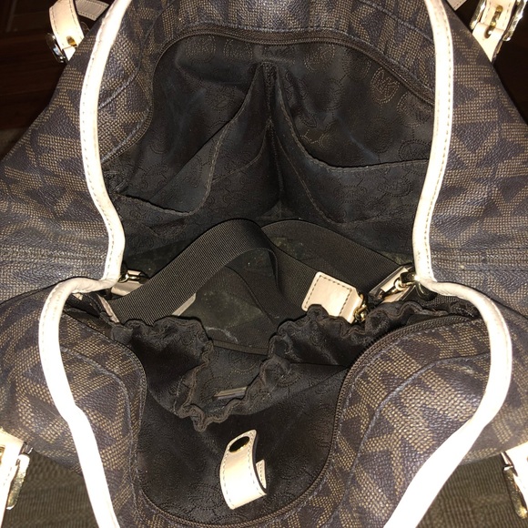 Micheal Kors diaper bag/purse. - Picture 2 of 4